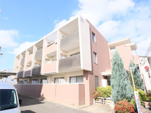 サントゥールくいな橋の物件外観写真