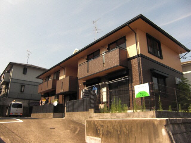 ハイカムール八科　B棟の物件外観写真