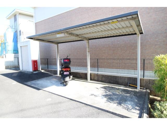 王寺駅 バス13分  桜ヶ丘１丁目下車：停歩9分 2階の物件外観写真