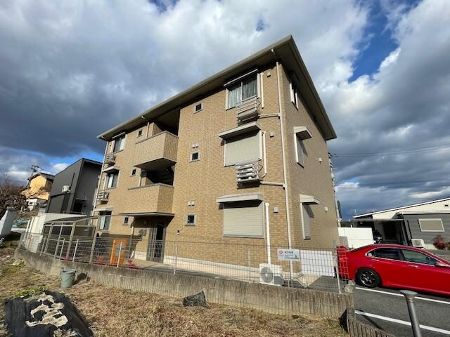 信貴山下駅 徒歩7分の物件外観写真