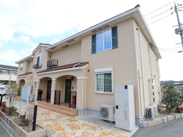 王寺駅 バス13分  白鳳台中央下車：停歩2分の物件外観写真