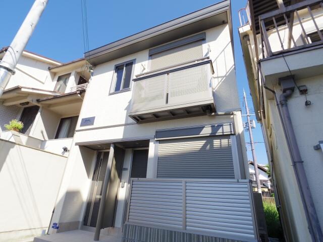 奈良県北葛城郡王寺町久度３丁目の物件外観写真