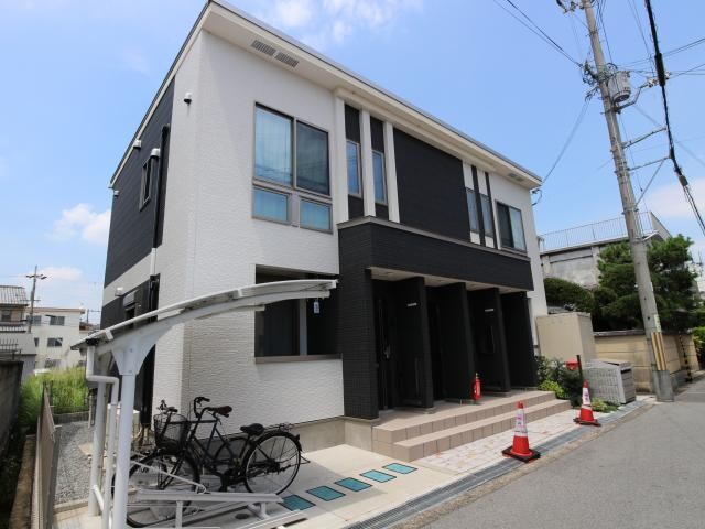 奈良県北葛城郡王寺町久度３丁目の物件外観写真