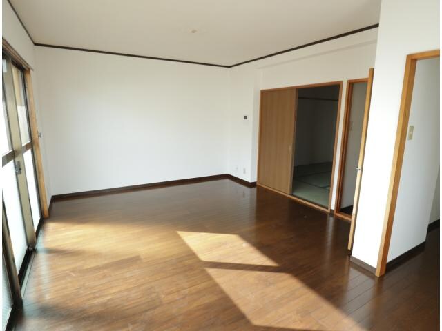 富雄駅 徒歩8分 2階の物件内観写真