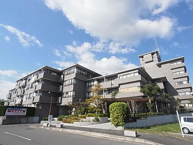奈良県奈良市西登美ヶ丘２丁目の物件外観写真