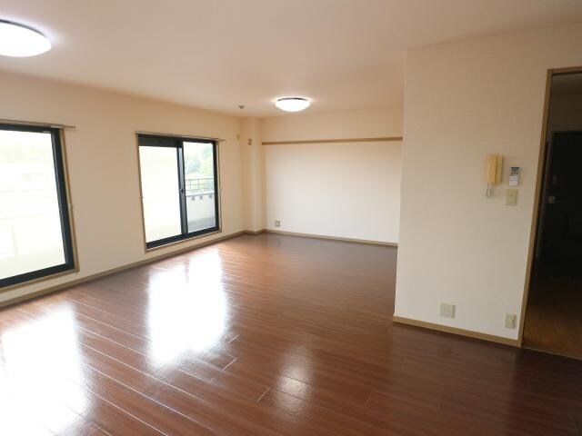 学園前駅 バス12分  松陽台2丁目下車：停歩5分 3階の物件内観写真