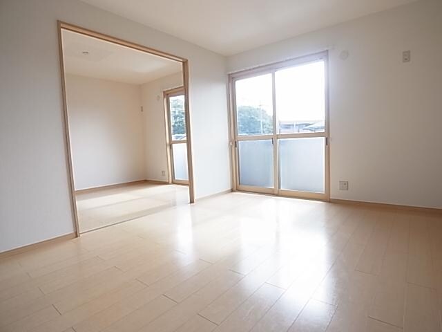 奈良県奈良市千代ヶ丘3丁目ハイツ 2階の物件内観写真