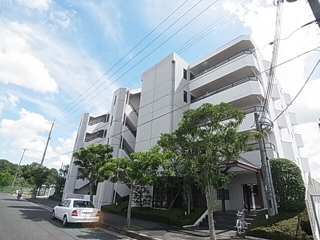 学園前駅 徒歩8分の物件外観写真