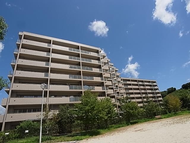 奈良県奈良市中登美ヶ丘６丁目の物件外観写真