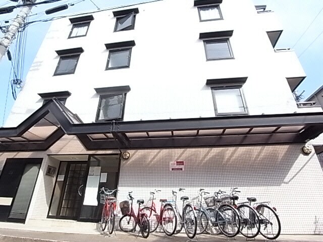 富雄駅 徒歩3分 1階の物件外観写真