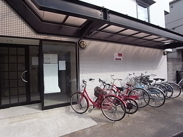 富雄駅 徒歩3分 1階の物件外観写真