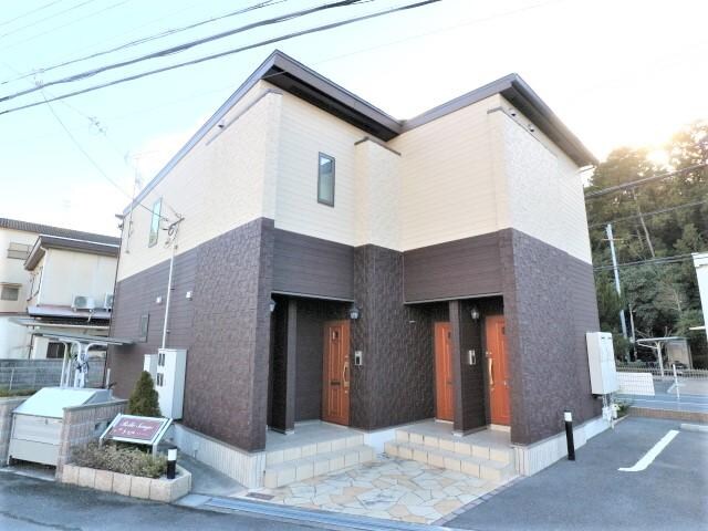 奈良県奈良市疋田町２丁目の物件外観写真