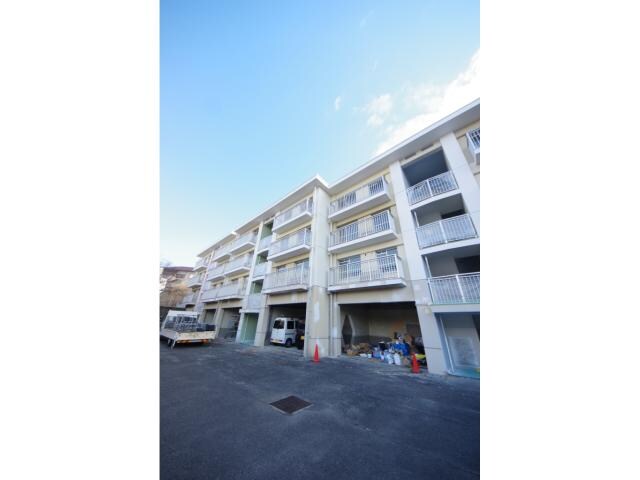 奈良県奈良市富雄川西１丁目の物件外観写真