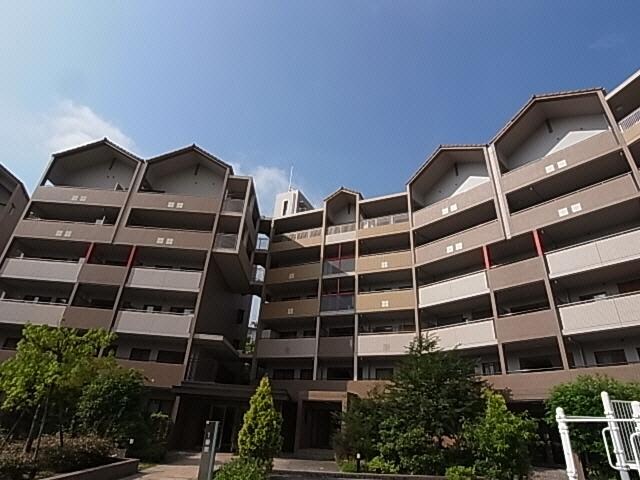 奈良県奈良市中登美ヶ丘４丁目の物件外観写真