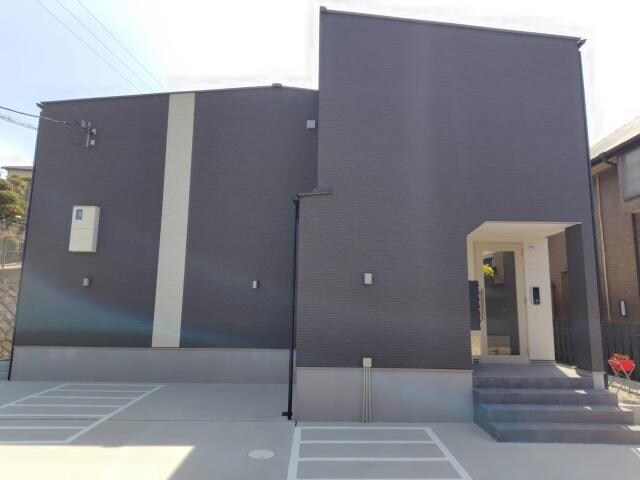 奈良県奈良市富雄元町４丁目の物件外観写真