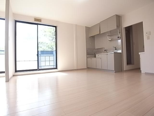 大阪府四條畷市田原台3丁目ハイツ 2階の物件内観写真