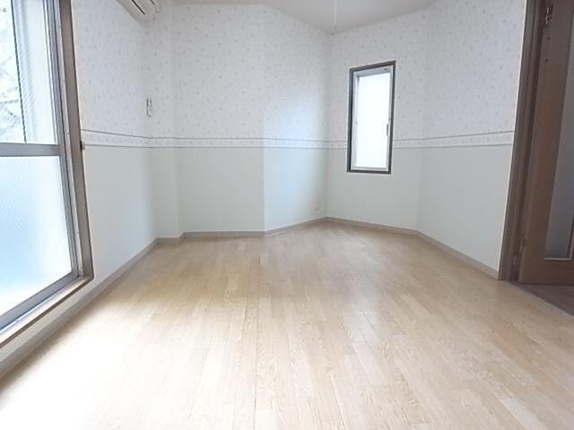 奈良県生駒市山崎町マンション 1階の物件内観写真