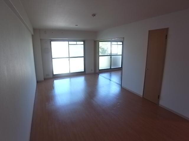 奈良県生駒市俵口町マンション 3階の物件内観写真