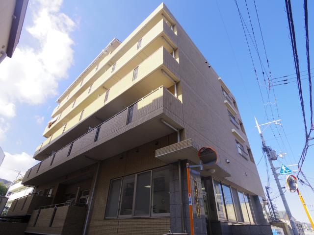 奈良県生駒市西松ケ丘の物件外観写真