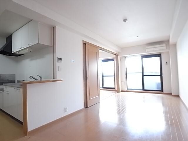 奈良県生駒市東松ケ丘マンション 2階の物件内観写真