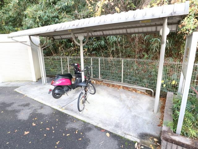 生駒駅 バス11分  稲倉下車：停歩3分 2階の物件外観写真