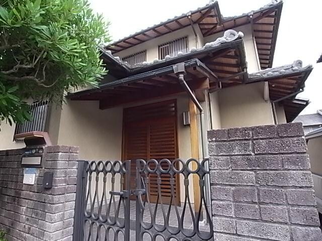 奈良県生駒市白庭台１丁目の物件外観写真