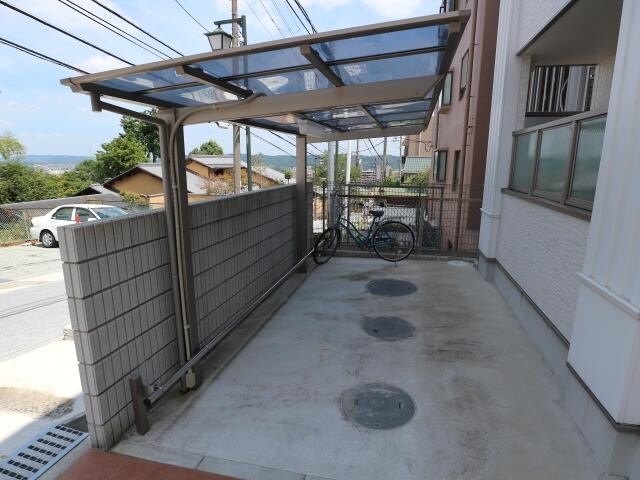 生駒駅 徒歩8分 1階の物件外観写真