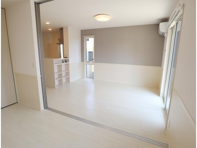 奈良県生駒市緑ケ丘ハイツ 1階の物件内観写真