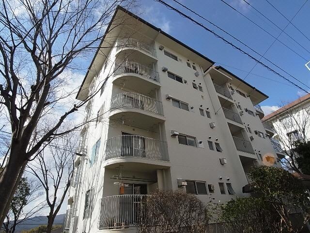 奈良県生駒市東生駒月見町の物件外観写真