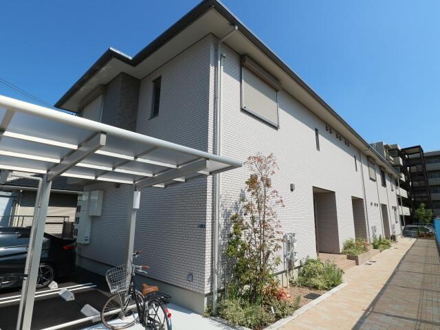 奈良県奈良市芝辻町２丁目の物件外観写真