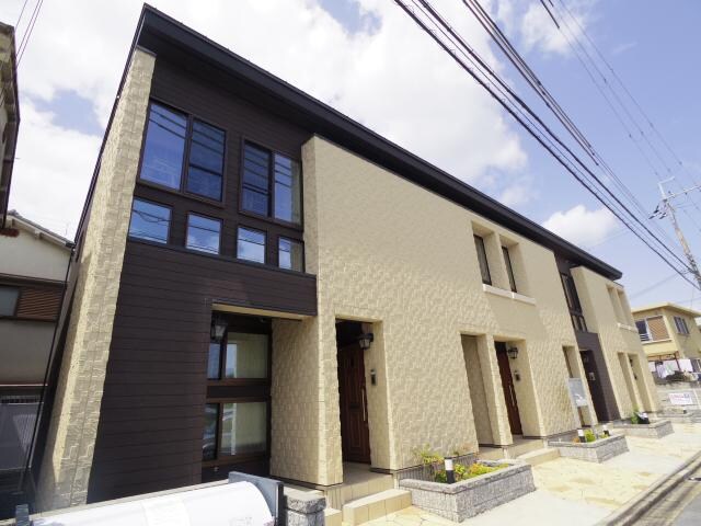 奈良県奈良市法蓮町の物件外観写真