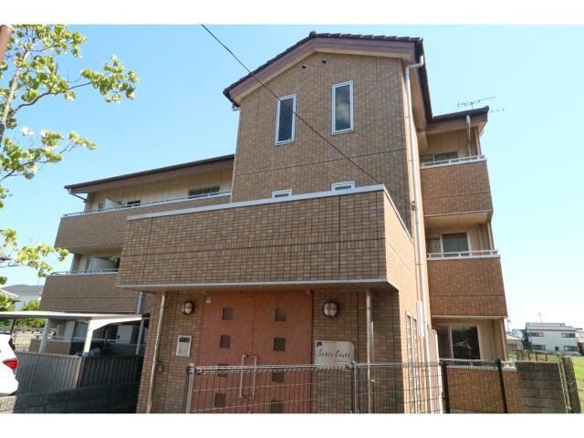 奈良県奈良市三条大路３丁目の物件外観写真