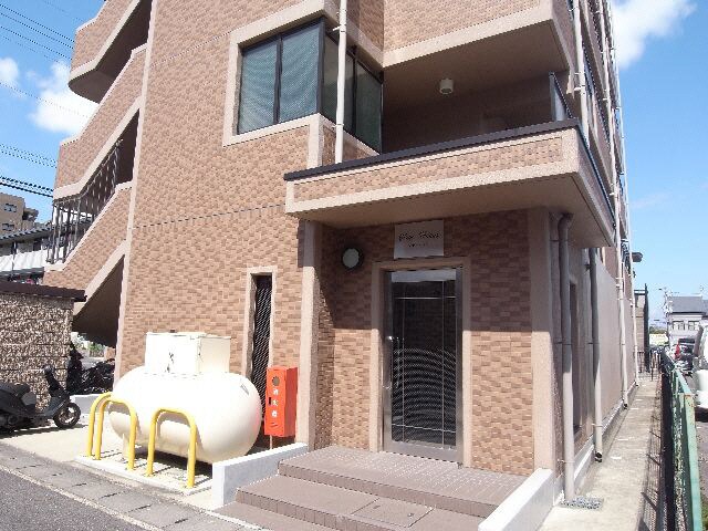 五位堂駅 徒歩3分 3階の物件外観写真