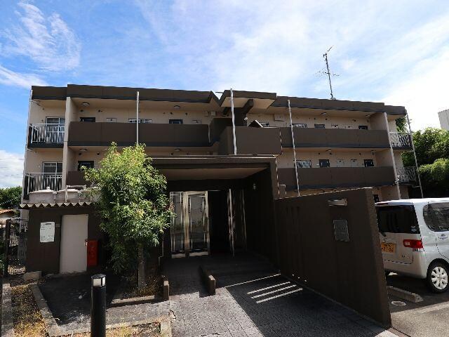 奈良県奈良市宝来１丁目の物件外観写真