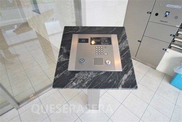 フローライト南森町の物件外観写真