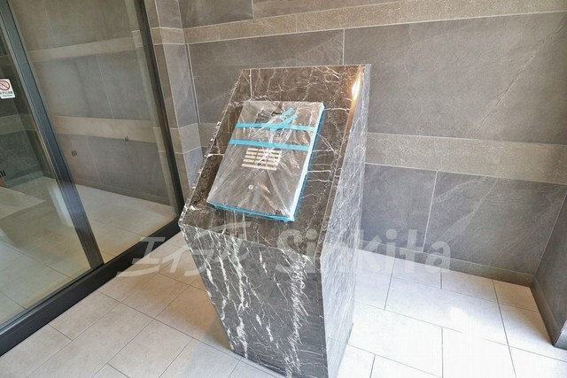 プレサンス東三国エンブレイスの物件外観写真