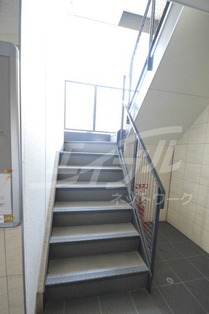 メイト鶴見の物件外観写真