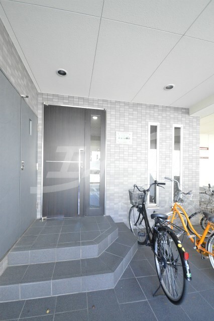 メイト鶴見の物件外観写真