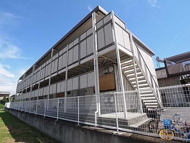 奈良県大和高田市中三倉堂１丁目の物件外観写真