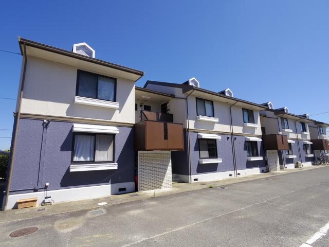 奈良県大和高田市中三倉堂１丁目の物件外観写真