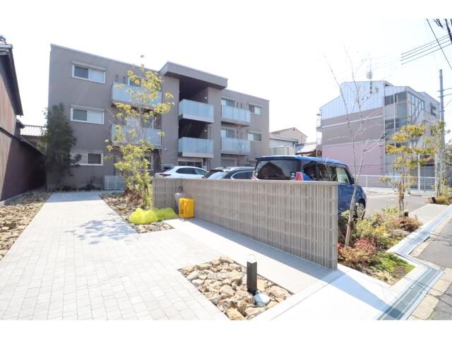 奈良県大和高田市片塩町の物件外観写真