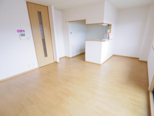 奈良県天理市三昧田町ハイツ 2階の物件内観写真