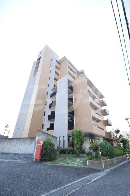 グラン・シャリオの物件外観写真