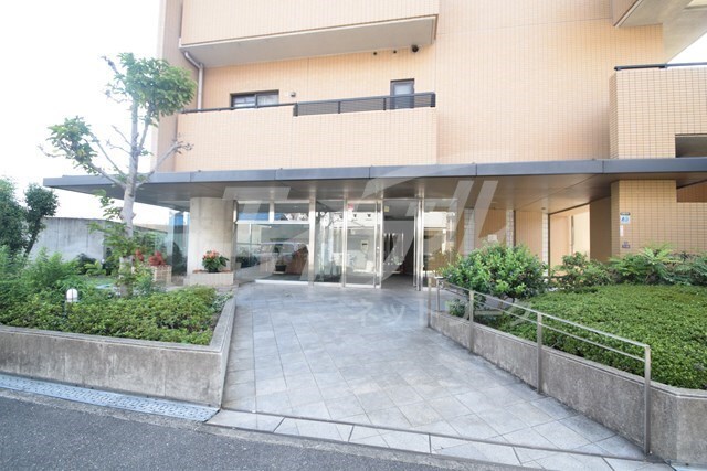 グラン・シャリオの物件外観写真