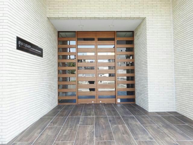 JMFレジデンス大阪福島の物件外観写真