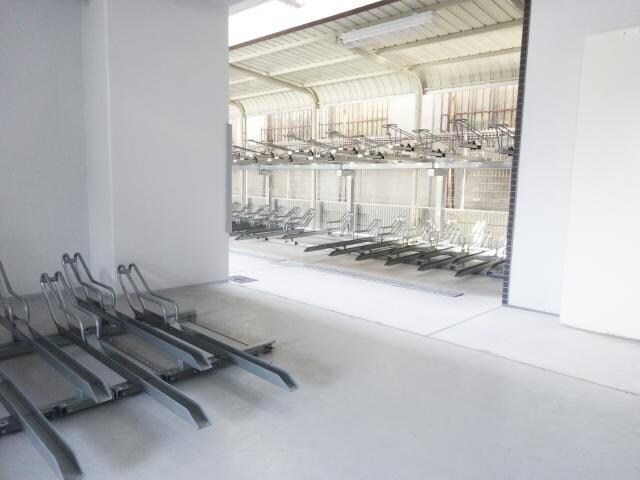 JMFレジデンス大阪福島の物件外観写真