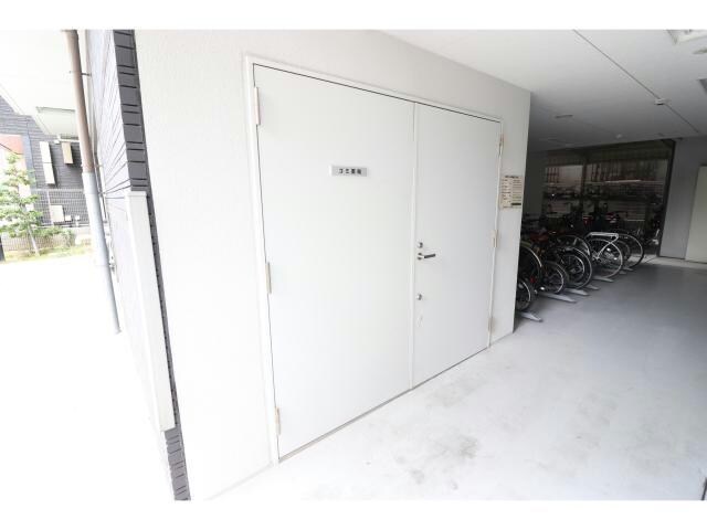 JMFレジデンス大阪福島の物件外観写真