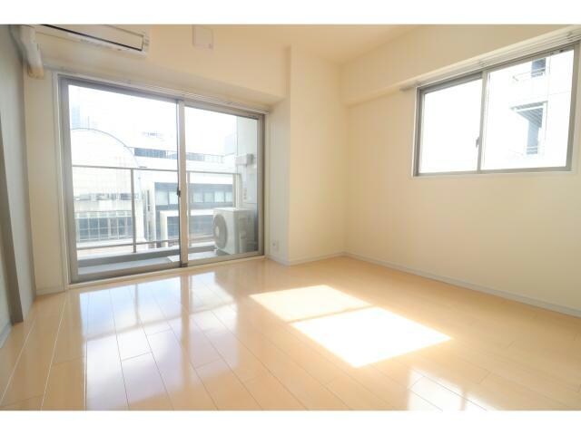 アーデン京町堀イーストの物件内観写真