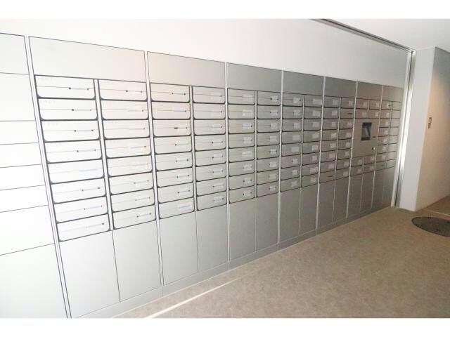 クロスレジデンス阿波座の物件外観写真