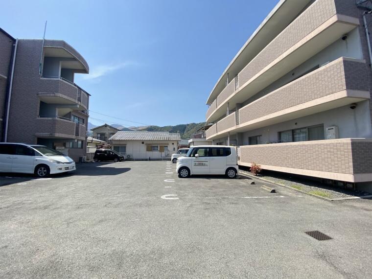 WISTERIAマンションIの物件外観写真